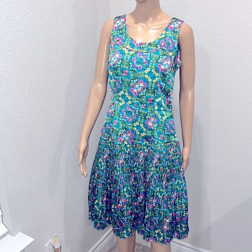 NWT-Vintage anthropologie Louche London beautiful floral pleated  dress